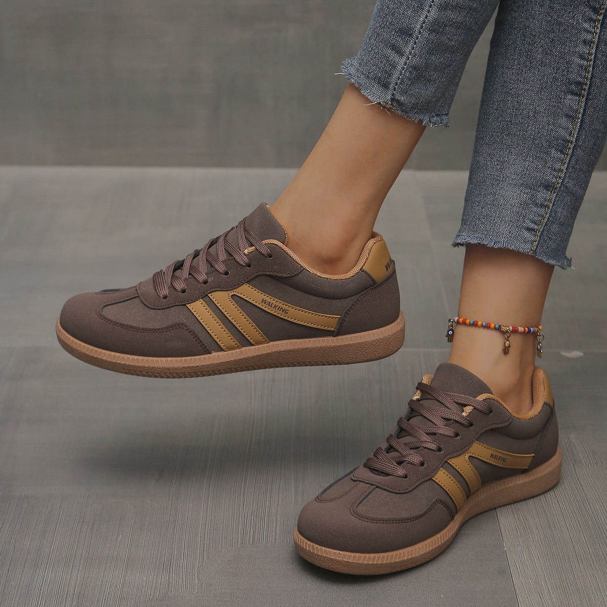 Deliza - Orthopaedic Trainers