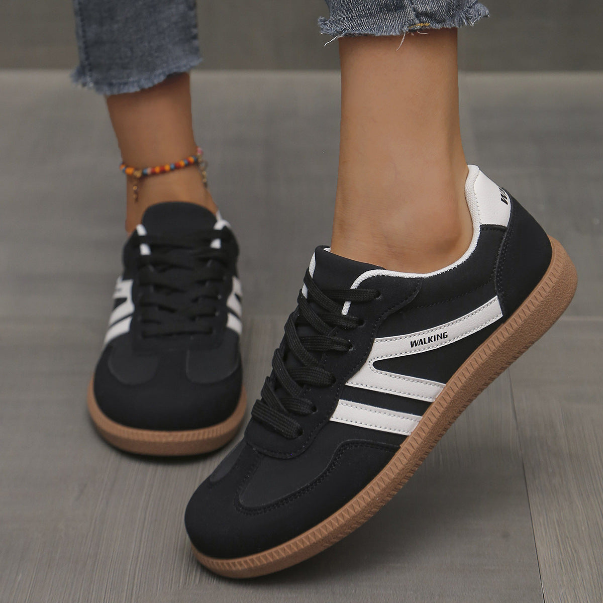 Deliza - Orthopaedic Trainers