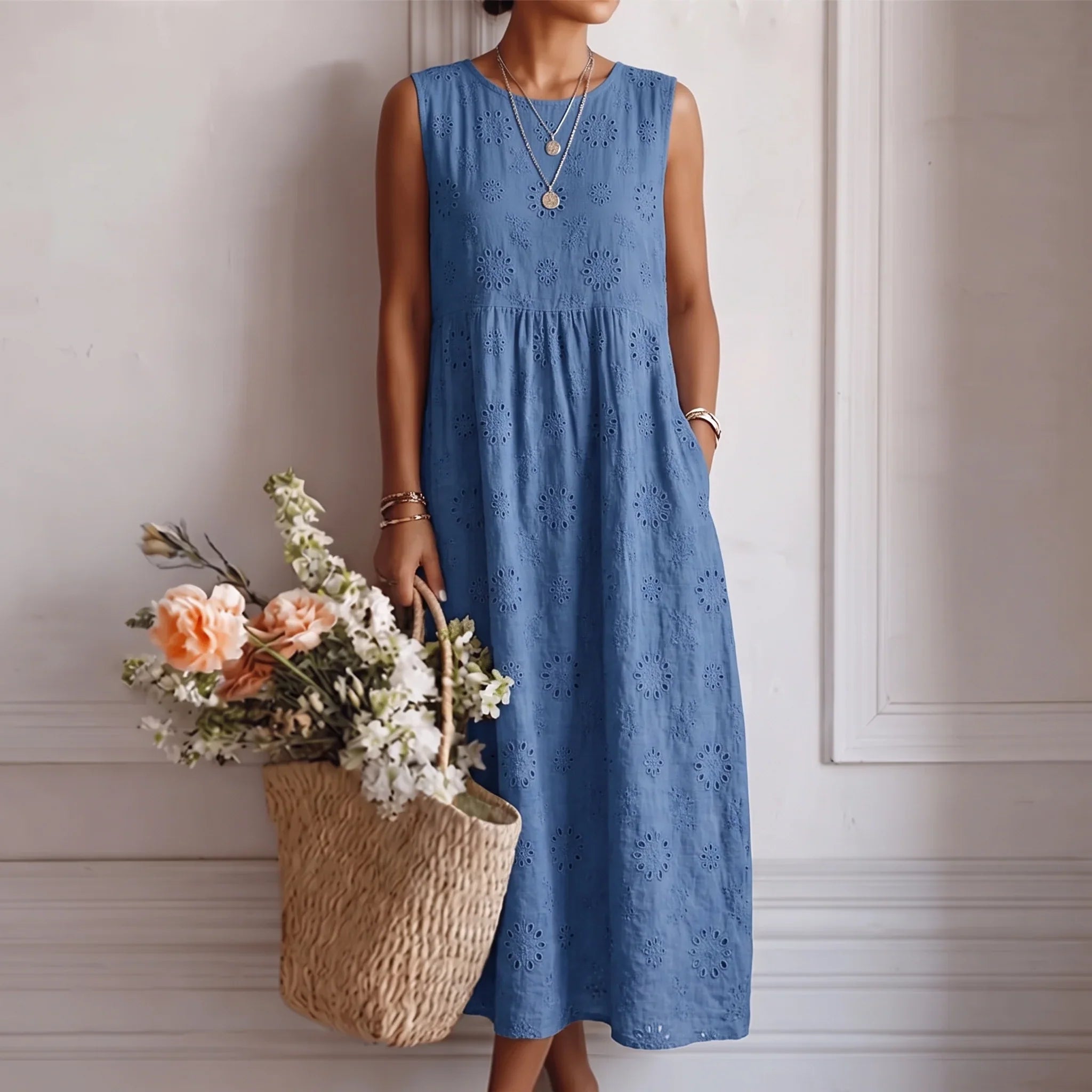 Amélie | Sleeveless Floral Midi Dress