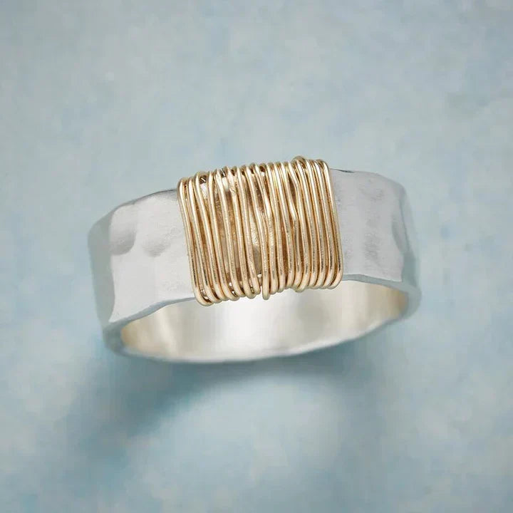 Bague vintage en or et argent intemporelle